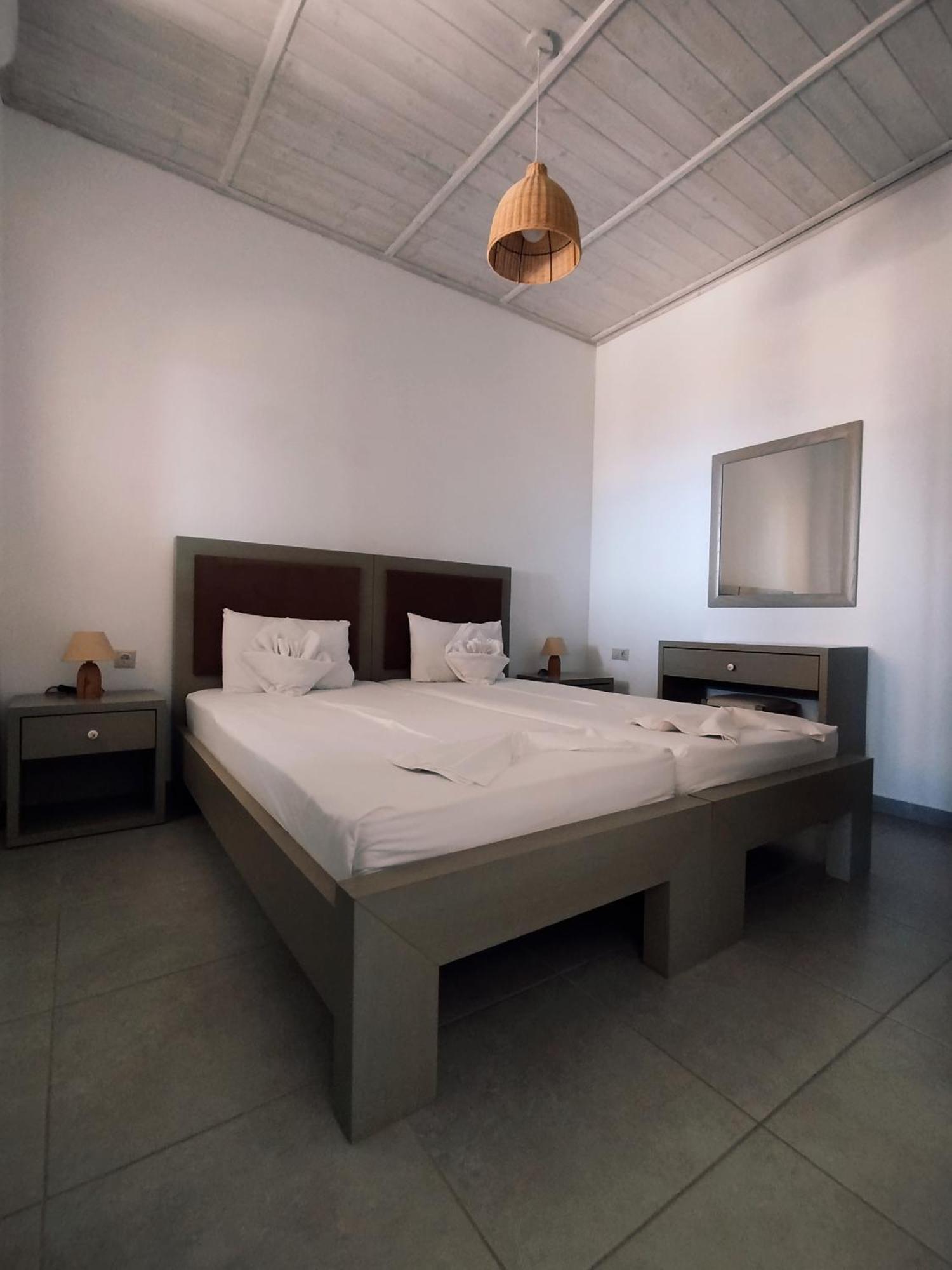 Alexena Apartments Agia Galini Exteriör bild